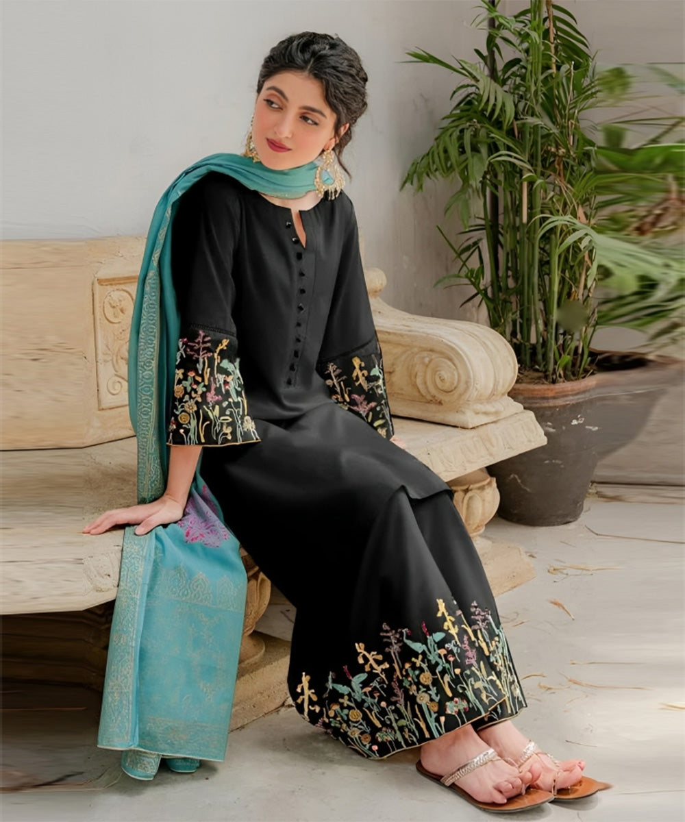 Khaddar 3PC Embroidered-626