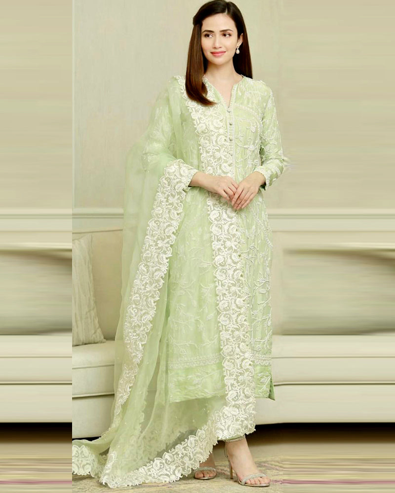 BAREEZE Lawn 3PC Embroidered-136