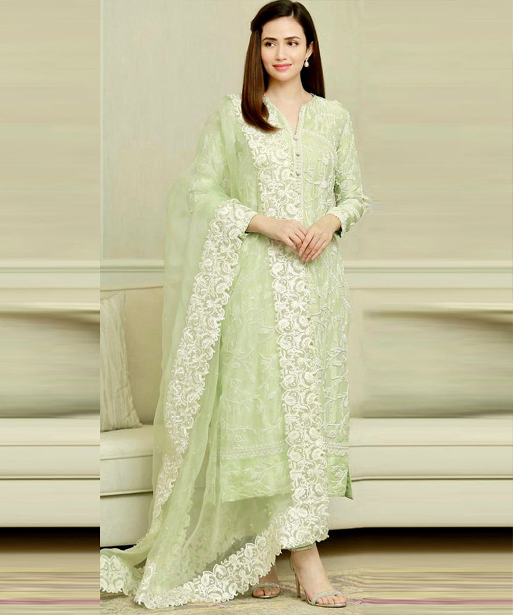 BAREEZE Lawn 3PC Embroidered-136