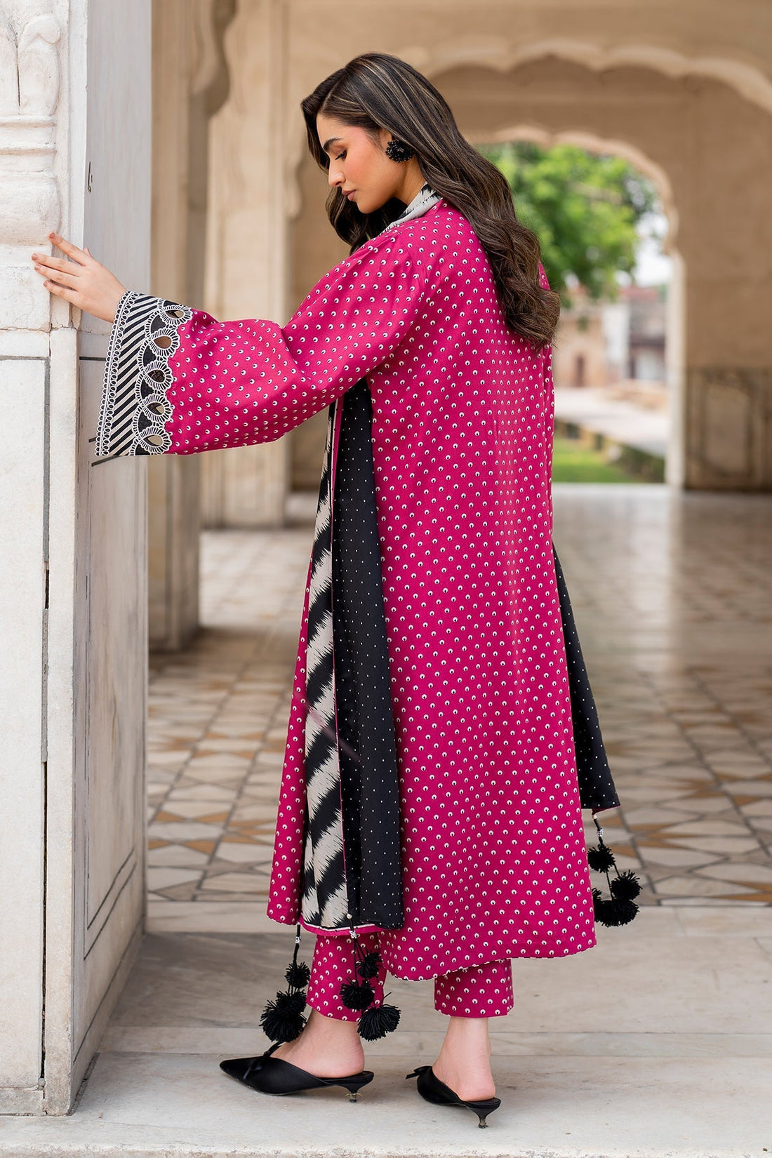 3PC LAWN PRINTED SHIRT WITH LAWN PRINTED DUAPTTA AND TROUSER-4005