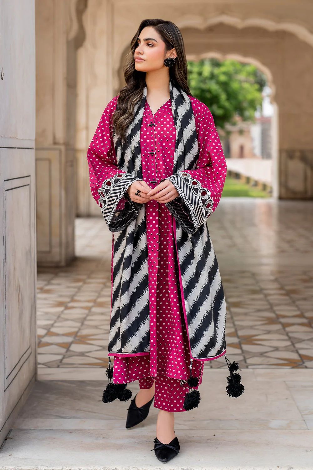 BAROQUE 3PC KARANDI PRINTED SHIRT WITH KARANDI PRINTED DUAPTTA AND TROUSER-834